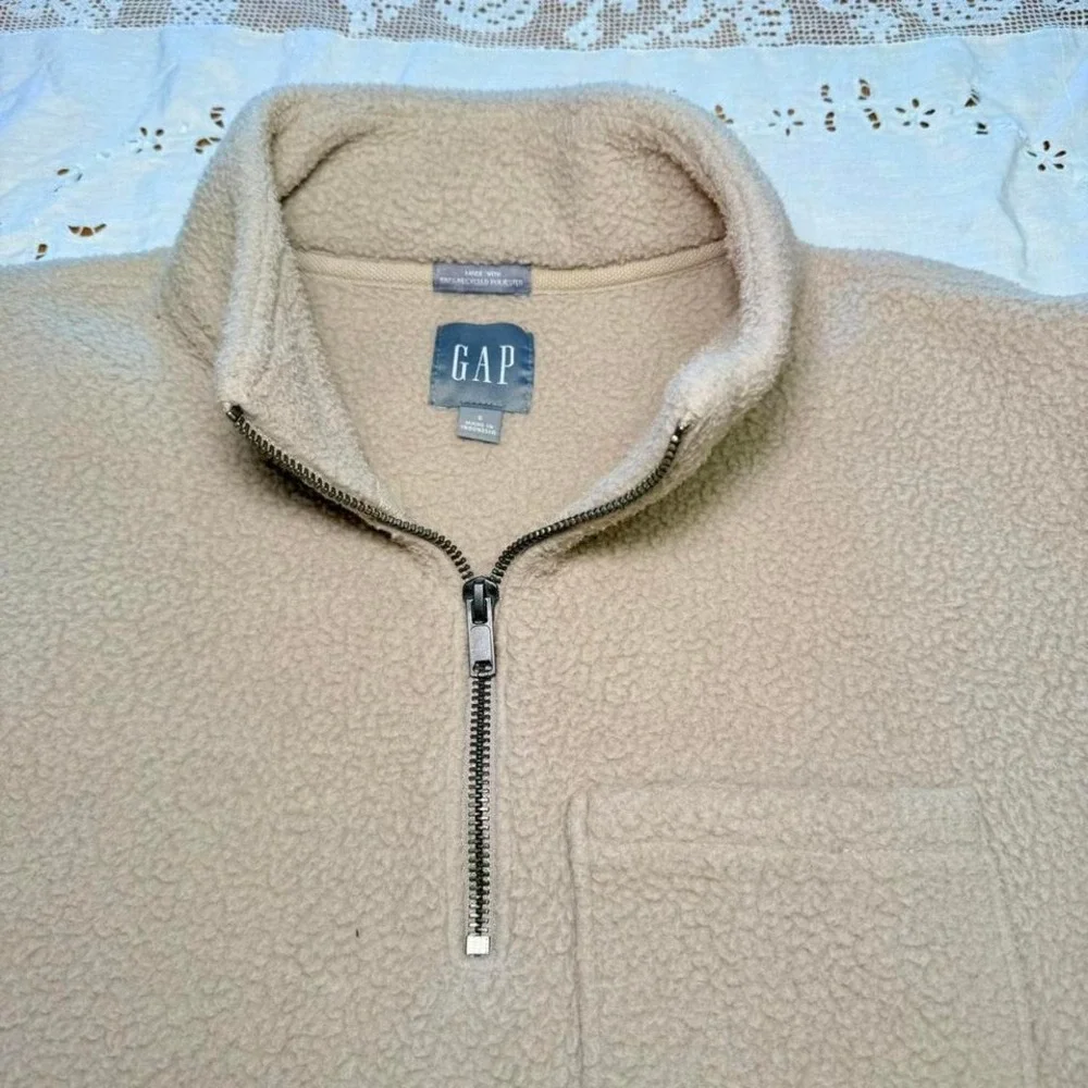 GAP beige sherpa